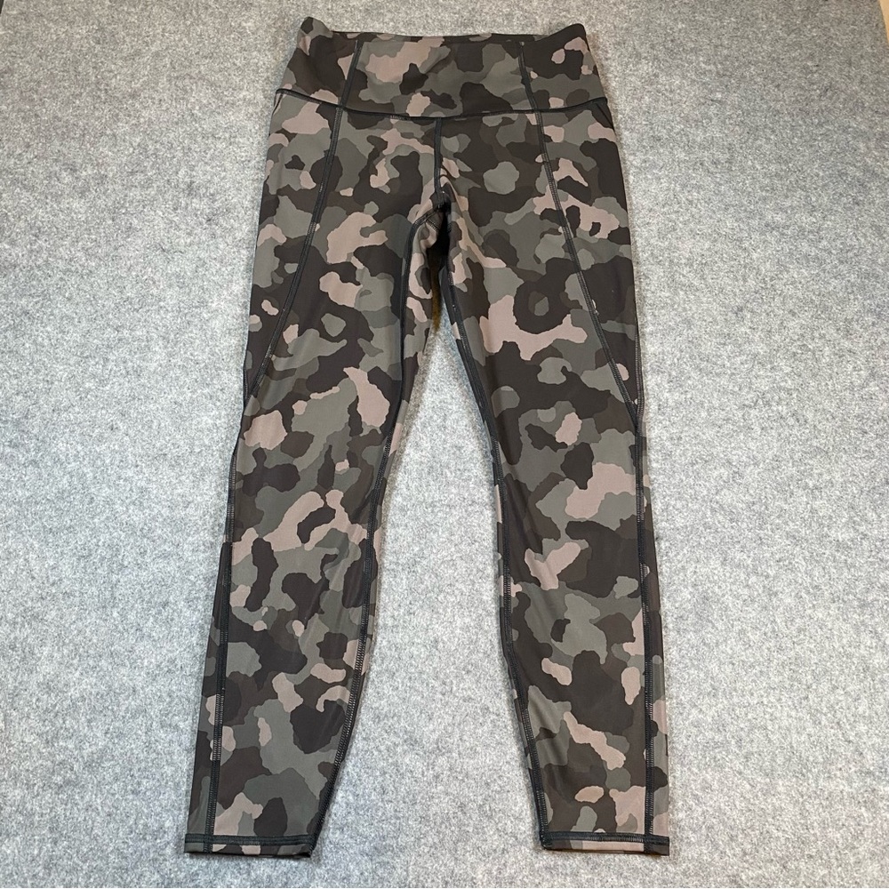 Athleta Lightning Camo 7/8 Tight in Super Sonic Size Small Leggings